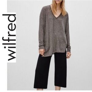 Aritzia  Wilfred Sherbrooke V neck oversized Sweater